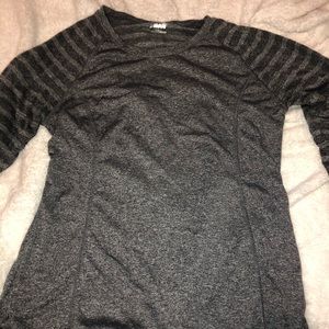 Long sleeve athletic shirt